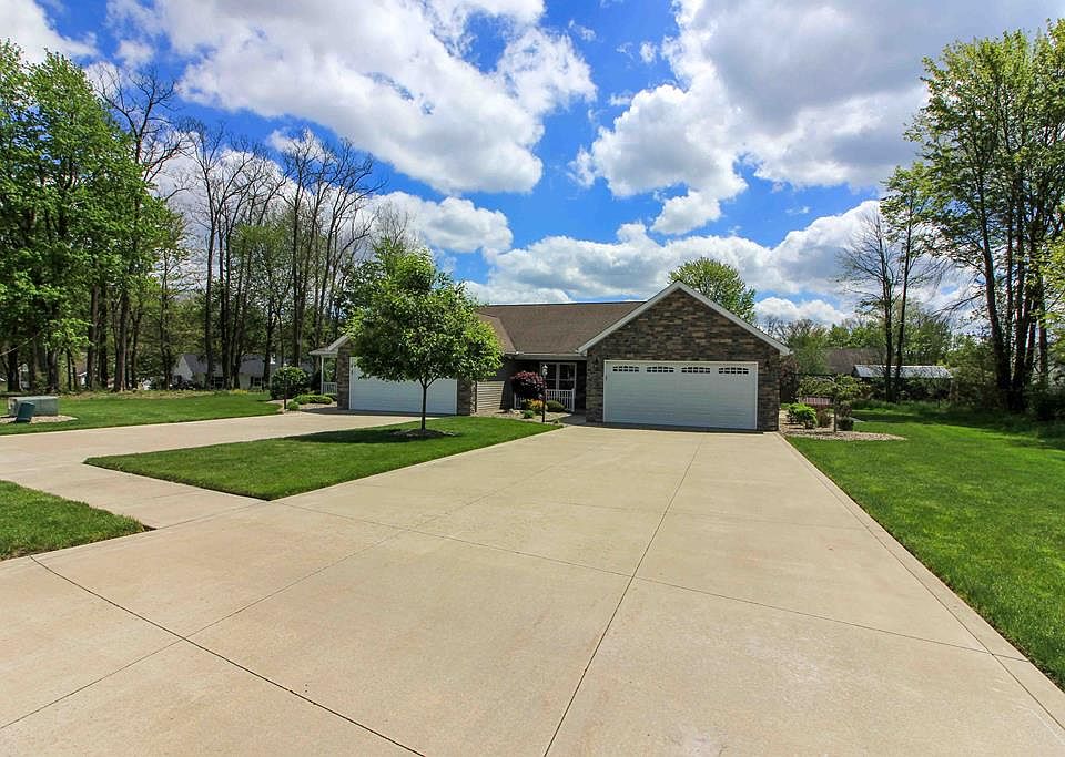 1st image of 1935 Sandelwood Dr