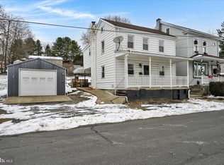 28 W Donaldson St, Tremont, PA