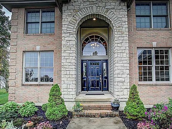 2nd image of 834 Bolton Abbey Ln