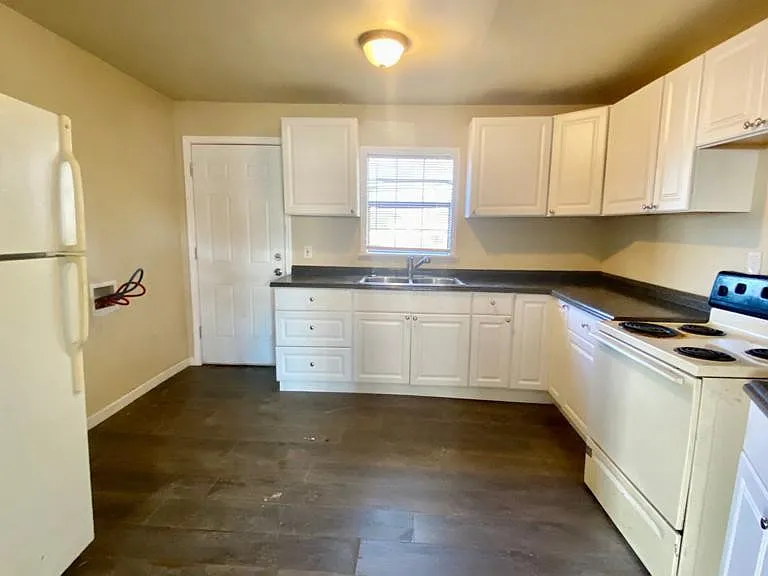 607 S Lincoln St — Photo 3