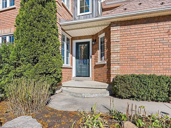 5th image of 82 Eaton St