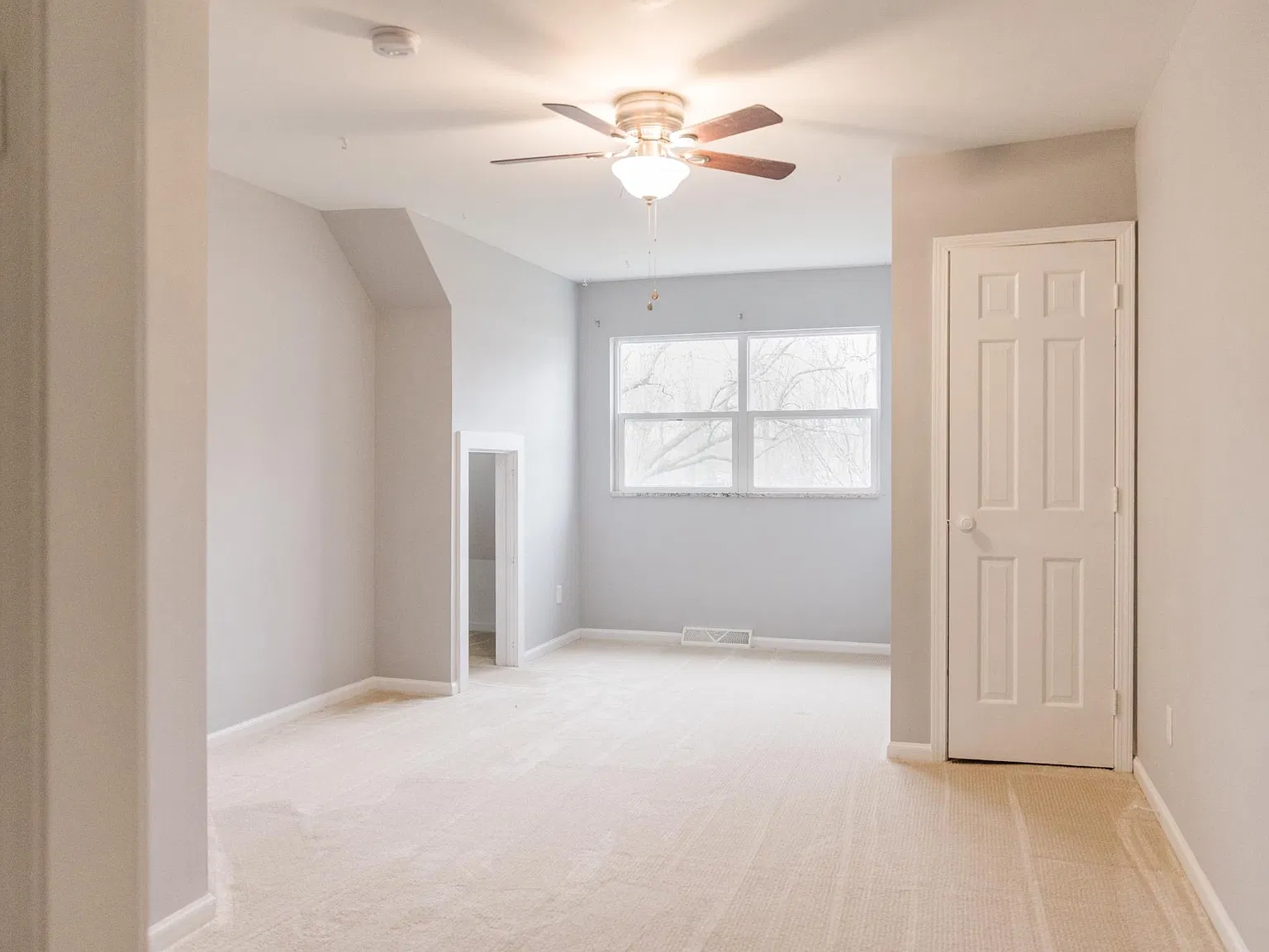 601 Village Place North Dr — Photo 3