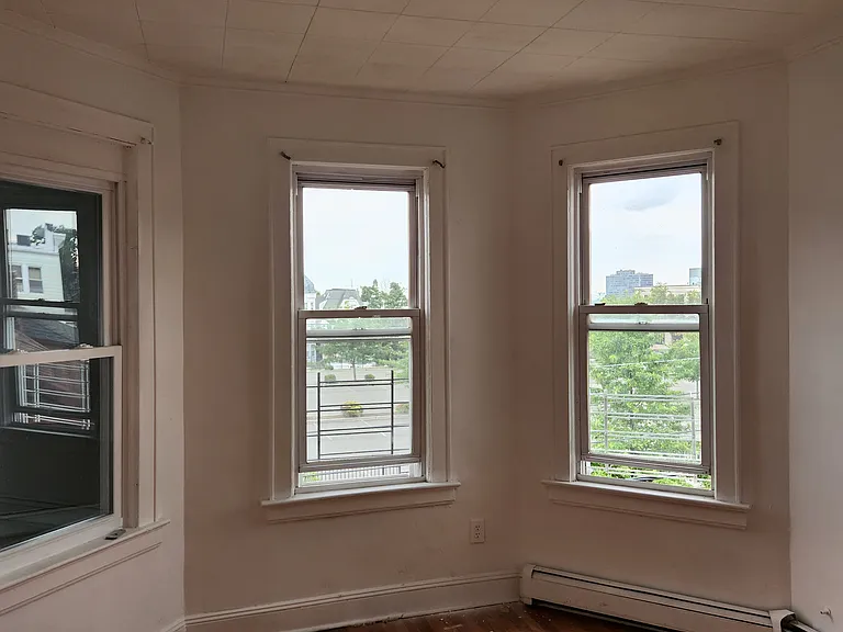 128 Ridge St #3 — Photo 5