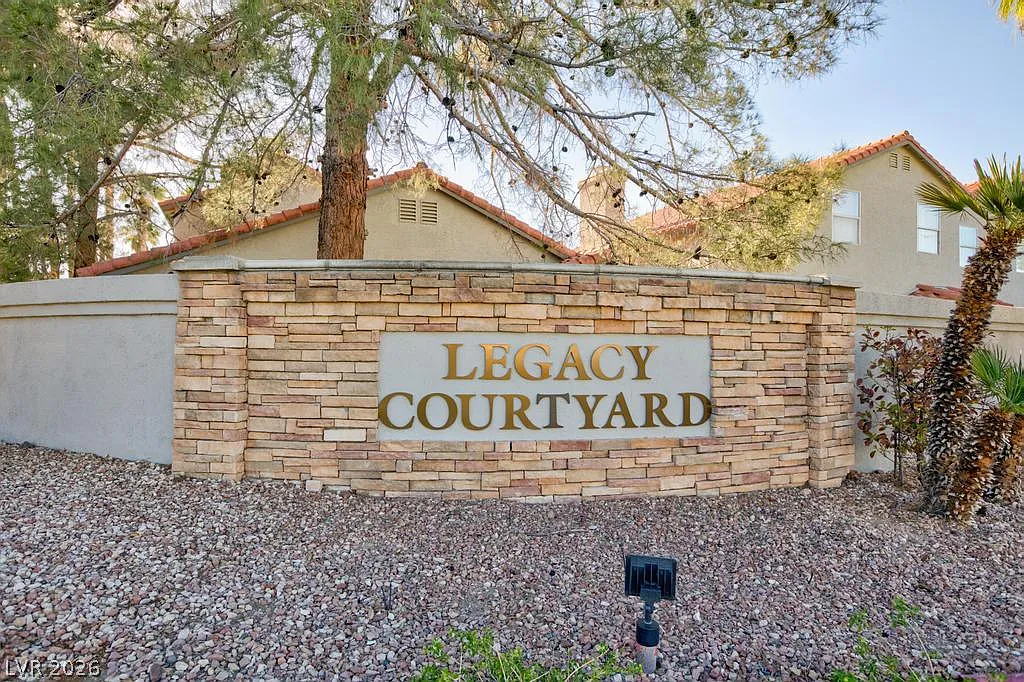 2 bed, 2.0 bath, 1368 sqft, $1,822 — Photo 1
