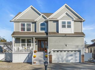 21 Holly Hill Dr, Toms River, NJ 08753