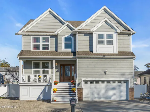 21 Holly Hill Drive, Toms River, NJ 08753