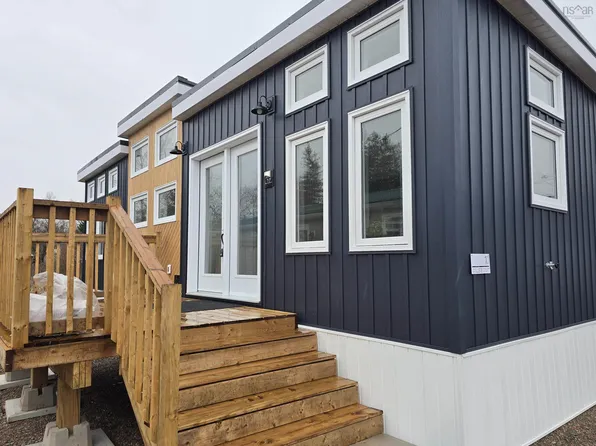 10 College Ct, Bible Hill, NS B2N 7G7