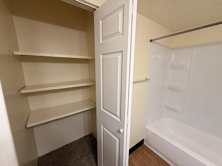 Winding Hills Apartments — Photo 152