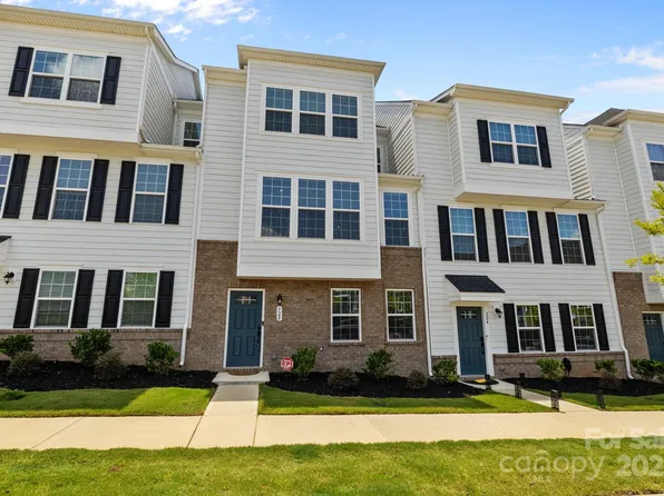 328 Bailey Mills Dr, Matthews, NC 28104