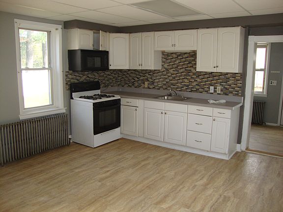 Large eat in kitchen