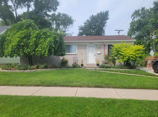 26717 Tawas St, Madison Heights, MI 48071