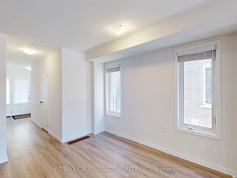 1638 Hetherington Dr — Photo 5