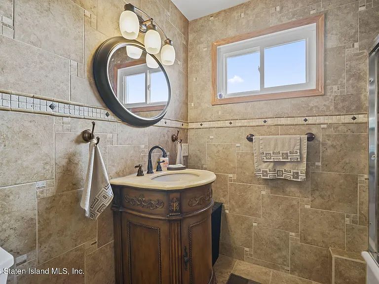 40 Devens St #1&2 — Photo 36