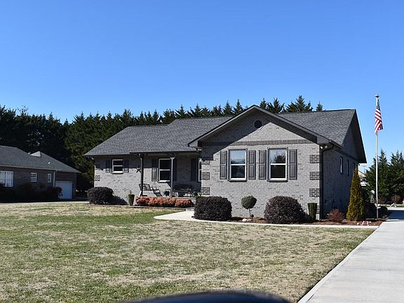 3rd image of 109 Latonia Dr
