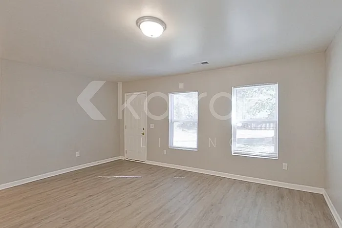 4 bed, 2.0 bath, 1400 sqft, $1,895 — Photo 2