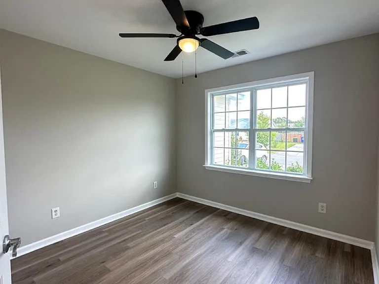 1553 Pine Harbor Way — Photo 11