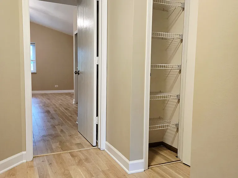 126 Hampton Ave — Photo 20