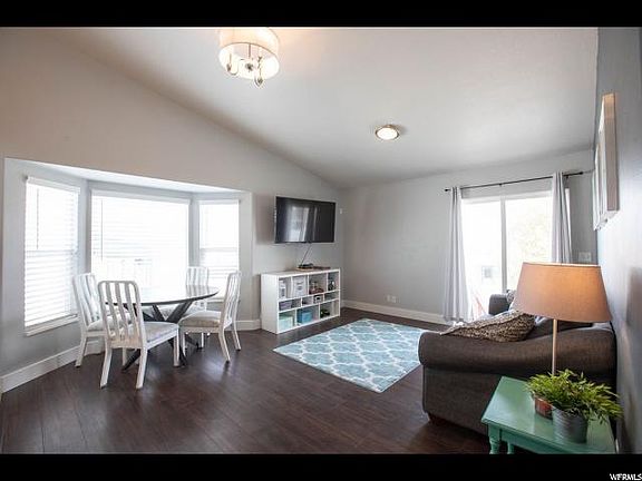3rd image of 8519 S Laurel Oak Dr