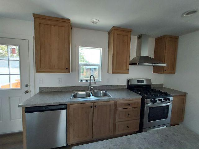 1st image of 1624 Palm St Unit 143