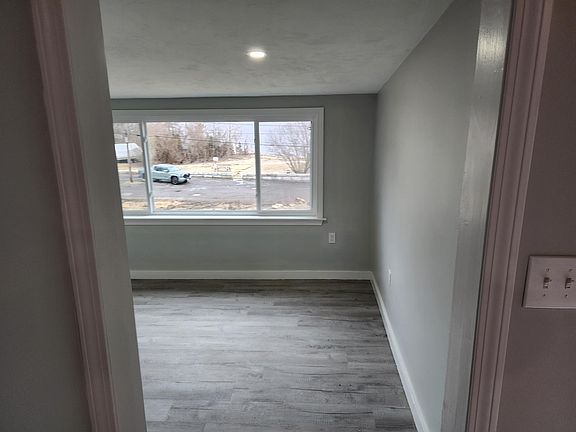 4th image of 33 Central Ave