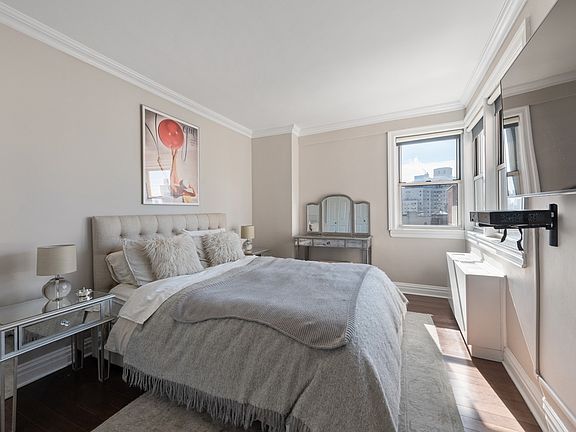 4th image of 77 E 12th St APT 15G