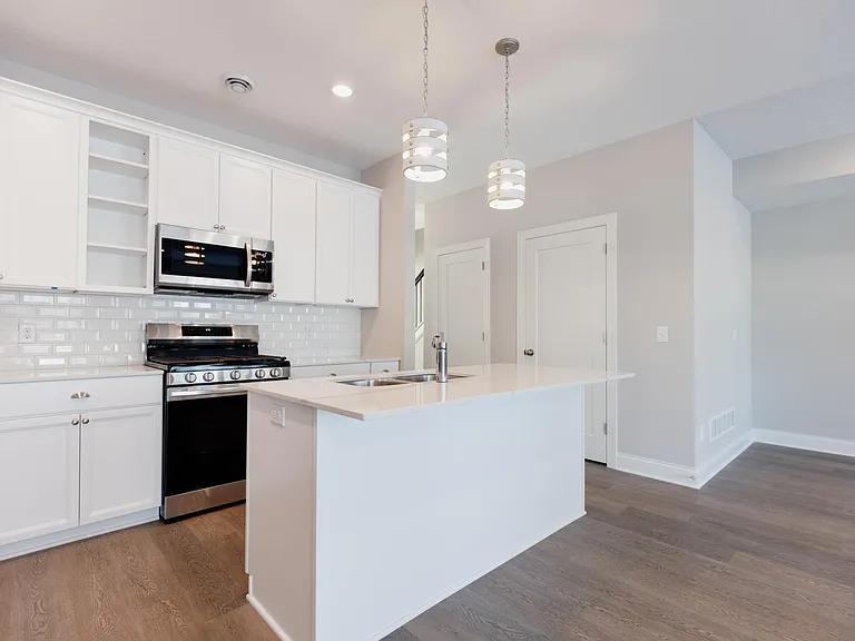 1703 Southpoint Ln — Photo 14