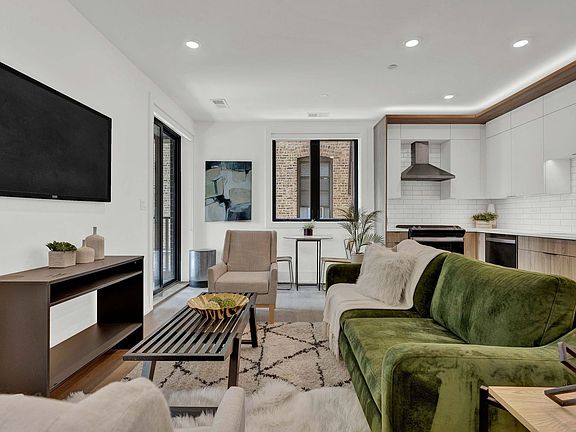 2nd image of 1613 W Belmont Ave #2R