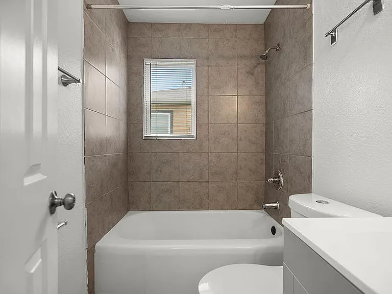802 Stetson Ave #804 — Photo 8