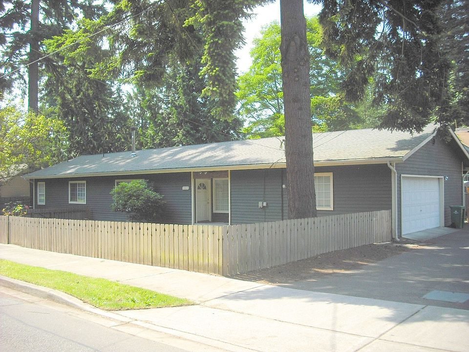 1st image of 19805 Forest Park Dr NE