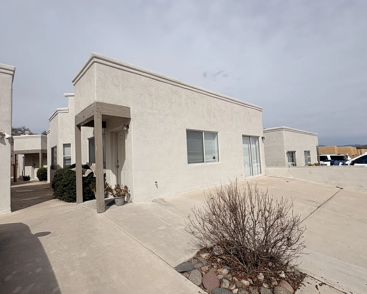 3 bed, $1,225 — Photo 1