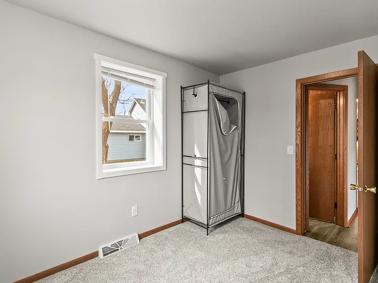 156 S Washington St — Photo 4