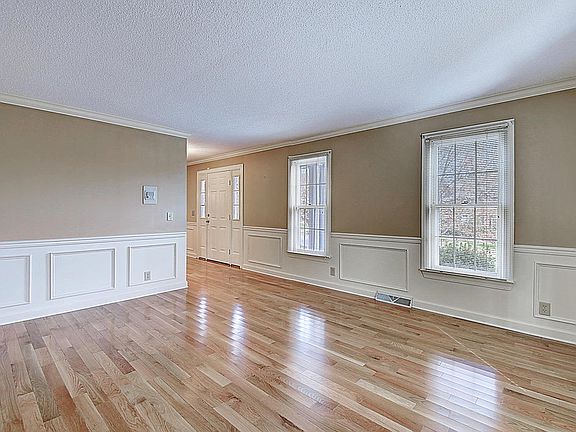5th image of 3426 Berkshire Cir