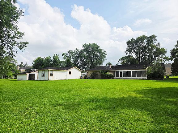 5th image of 503 Greenbriar Dr