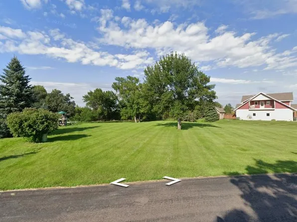 9850 21st St S, Horace, ND 58047