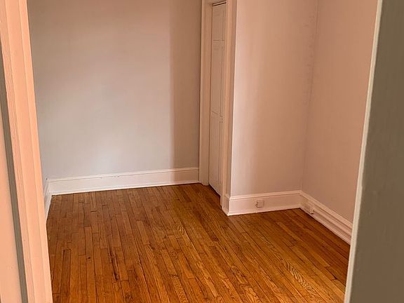 4th image of 1127 W Grace St #1