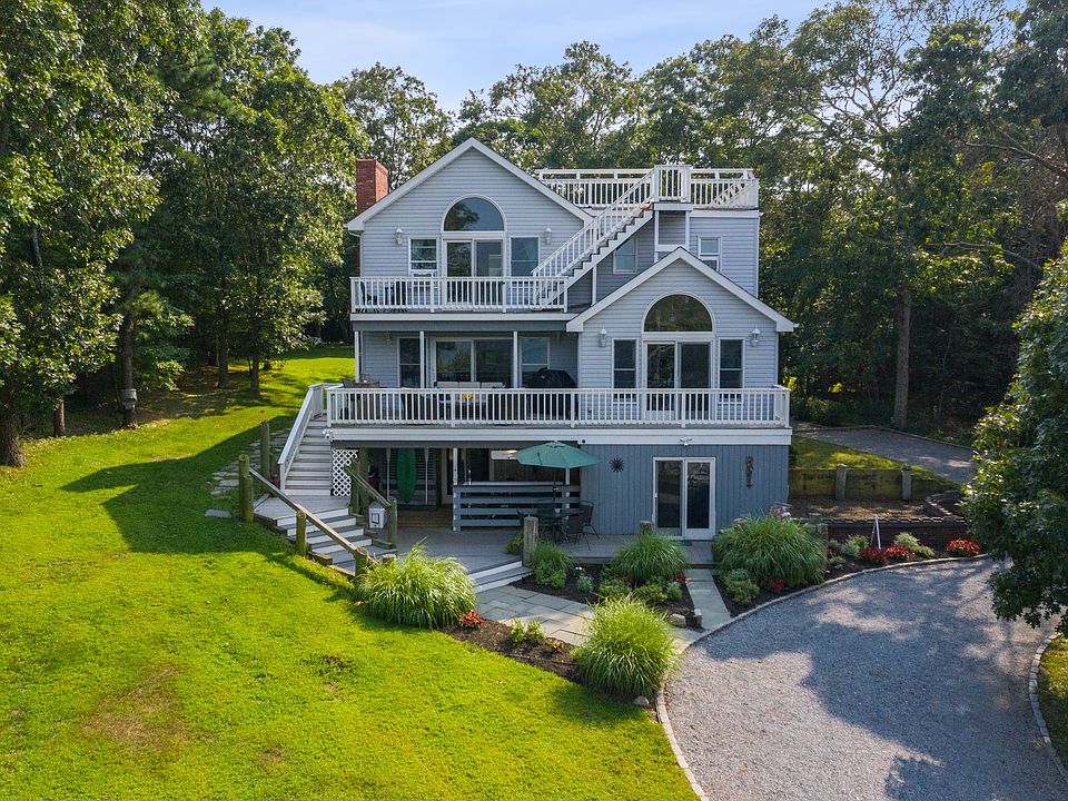1st image of 20 Bay Dr