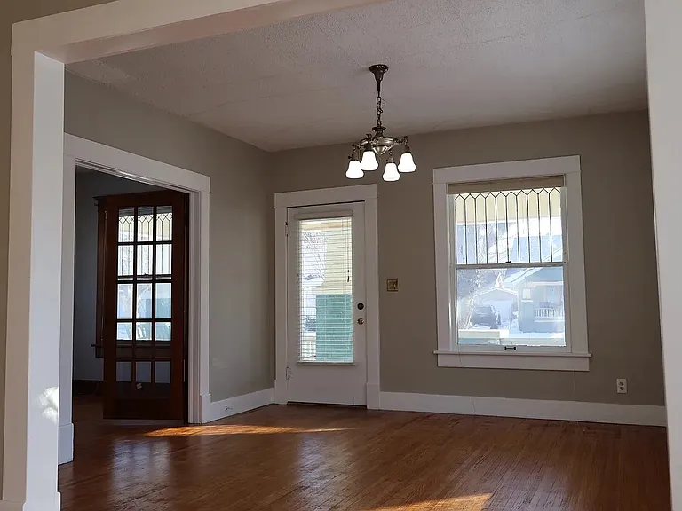 515 S Vine St — Photo 7