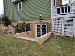 522 Kingsley Rd SW, Vienna, VA 22180