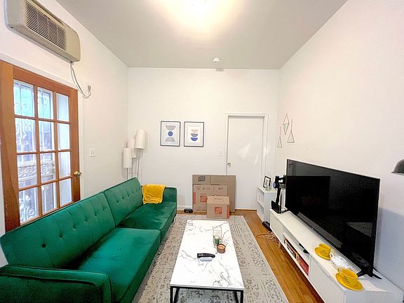2nd image of 17 Stuyvesant St APT 4