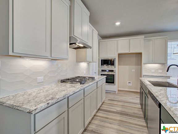 3rd image of 1592 Seekat Dr