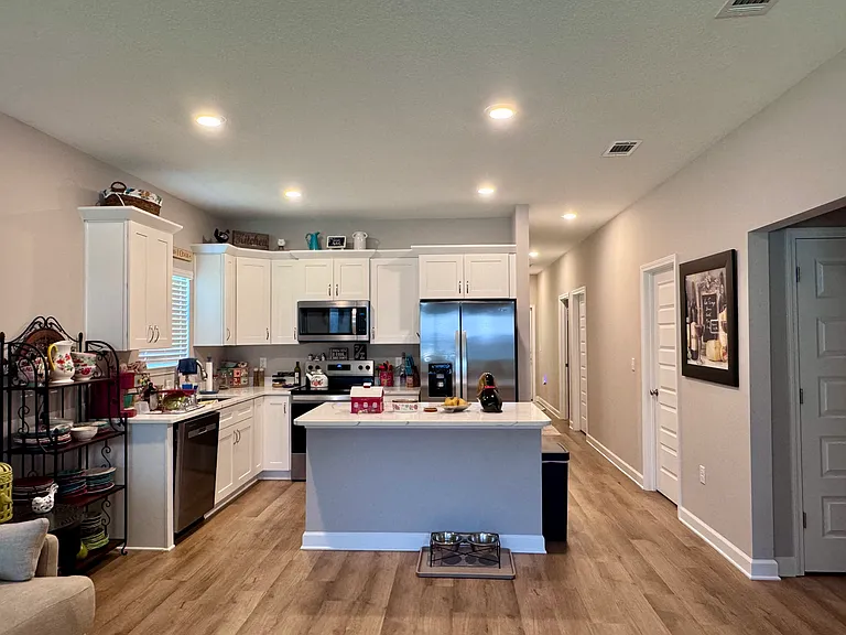 814 E Williams Ave — Photo 4