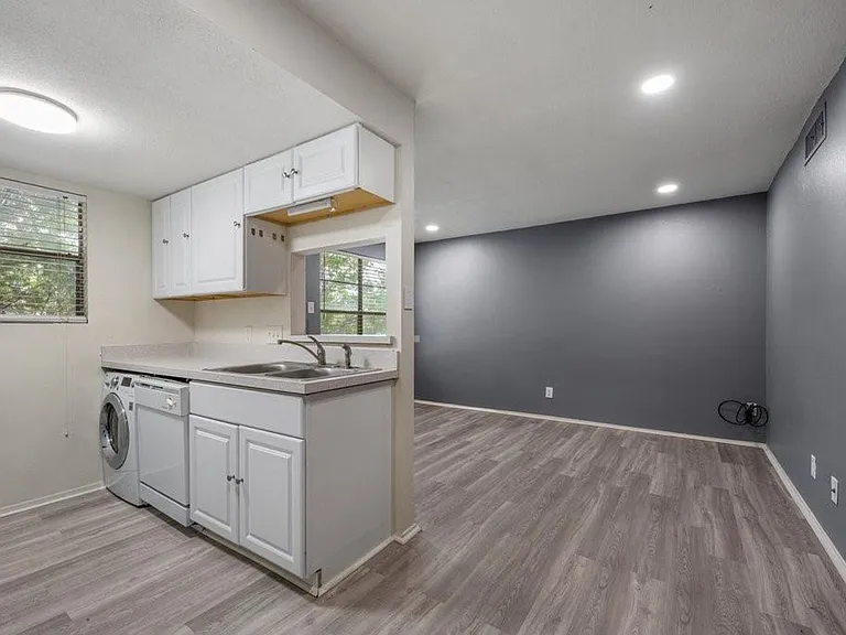 710 E Dean Keeton St #201 — Photo 1