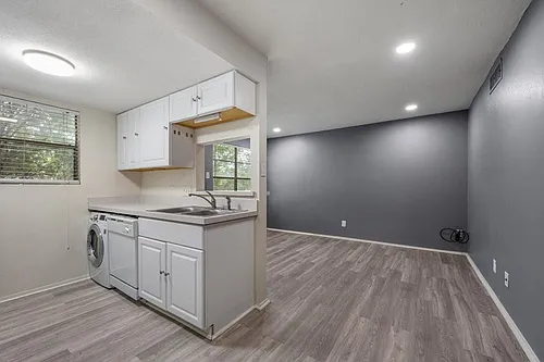710 E Dean Keeton St #201 Photo 1
