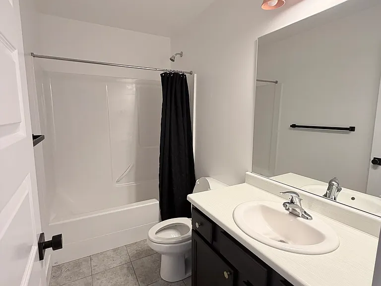 48 N 2000 W — Photo 16
