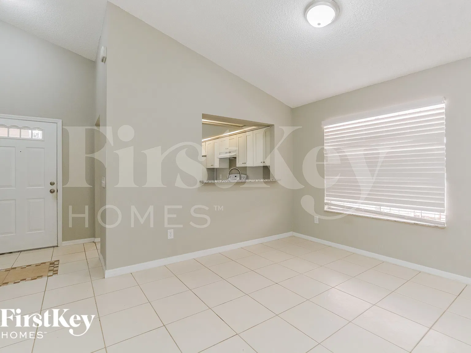 3 bed, 2.0 bath, 1110 sqft, $2,425 — Photo 4