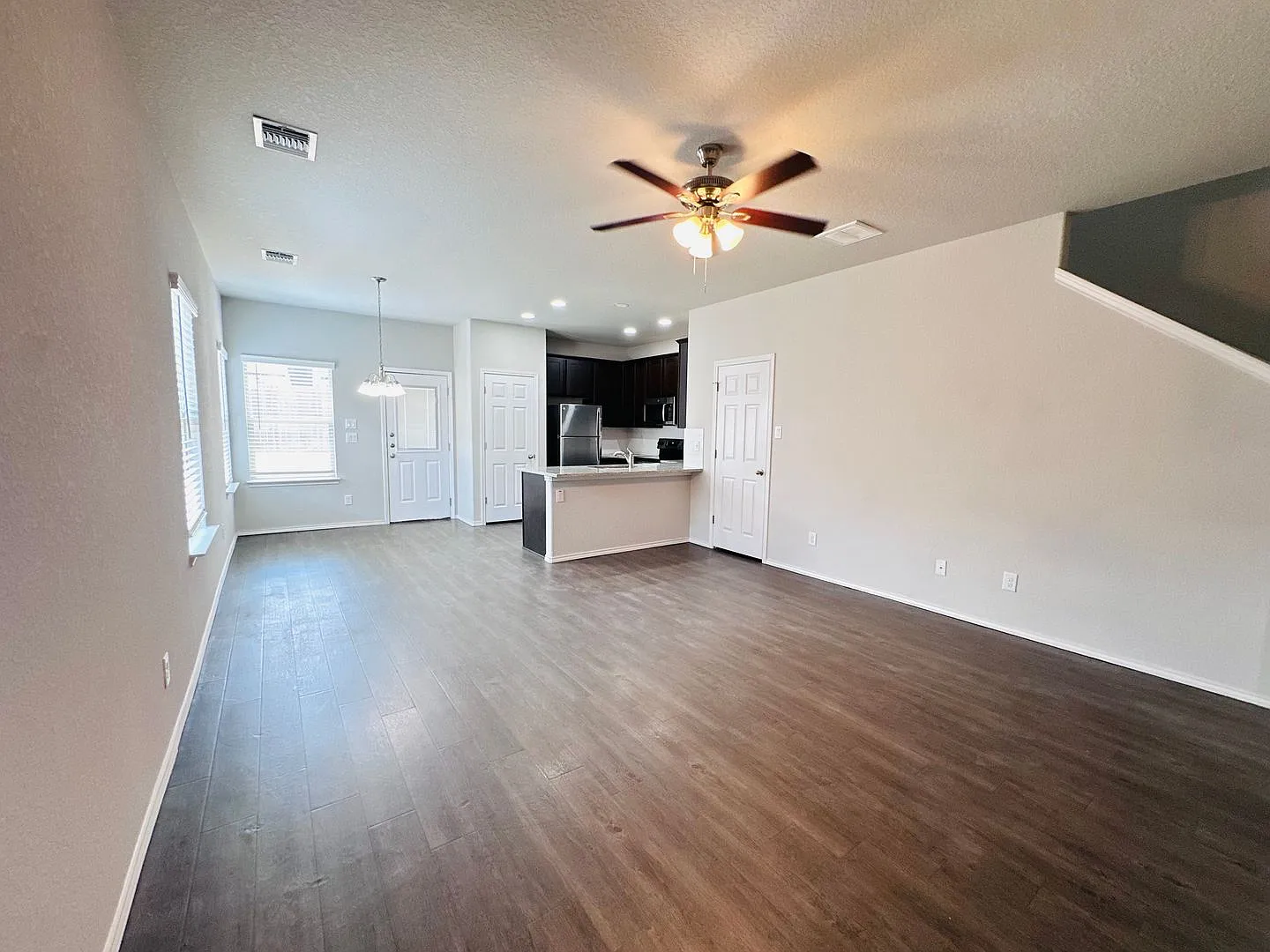 Beautiful 3/2.5 Townhome Minutes to Randolph AFB — Photo 2