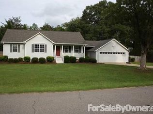 106 Wedgewood Dr, Sandersville, GA 31082