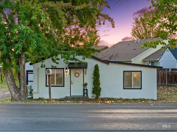 729 S Mill Rd, Emmett, ID 83617