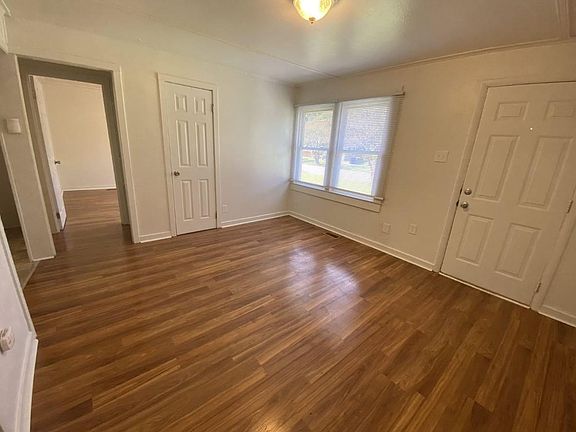 3rd image of 379 Carver Cir