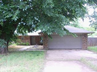 615 S Monroe Ave, Blanchard, OK 73010